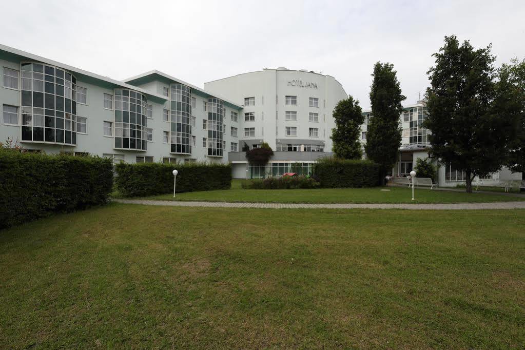 Hotel Jana Přerov Eksteriør billede